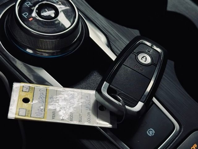 Used 2022 Ford Escape SE image 31