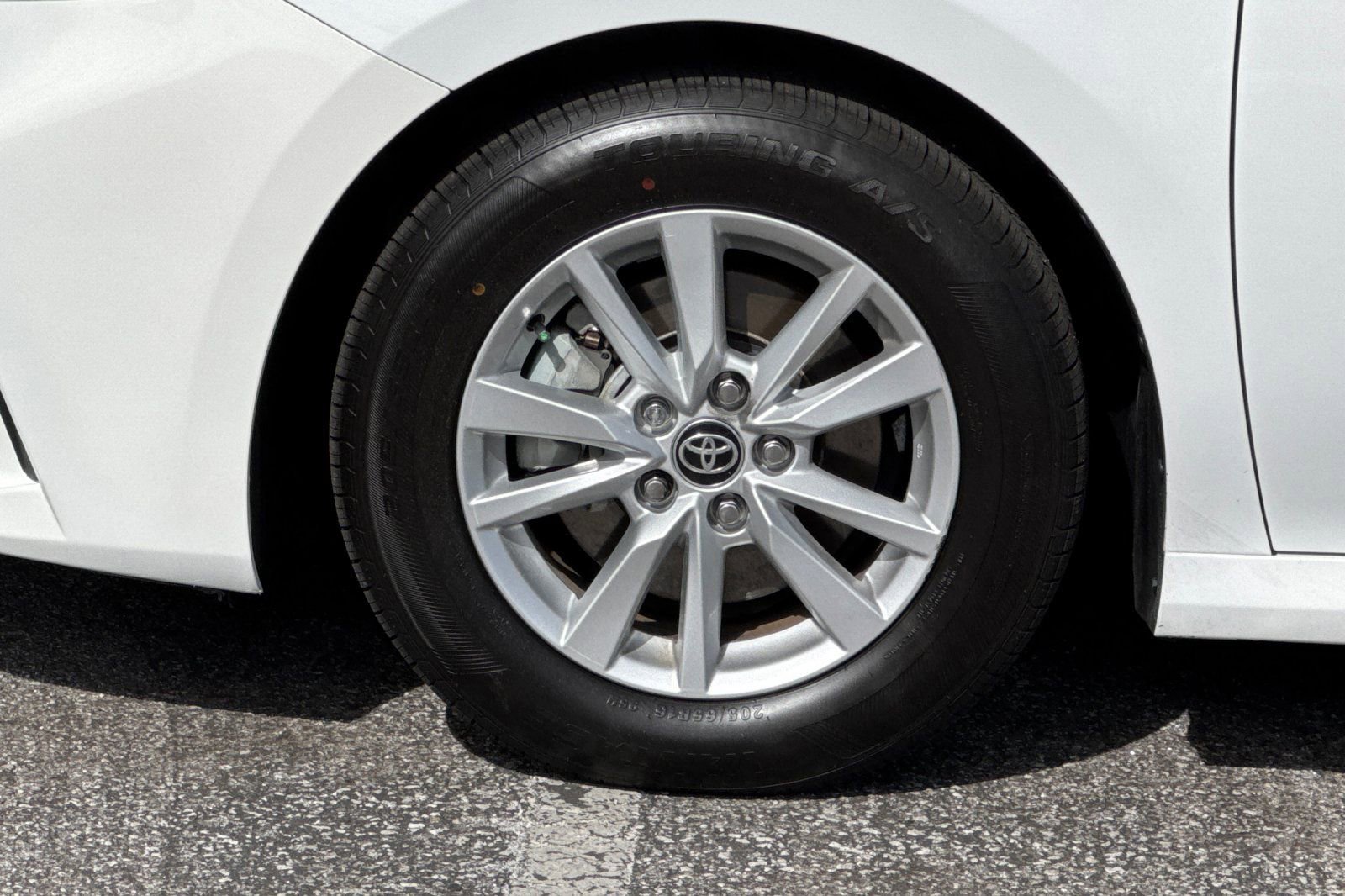 Used 2025 Toyota Camry LE image 26