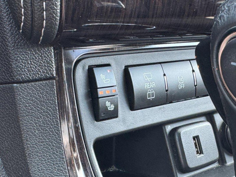 Used 2017 Chevrolet Traverse LT w/ Style and Technology Package FWD image 20