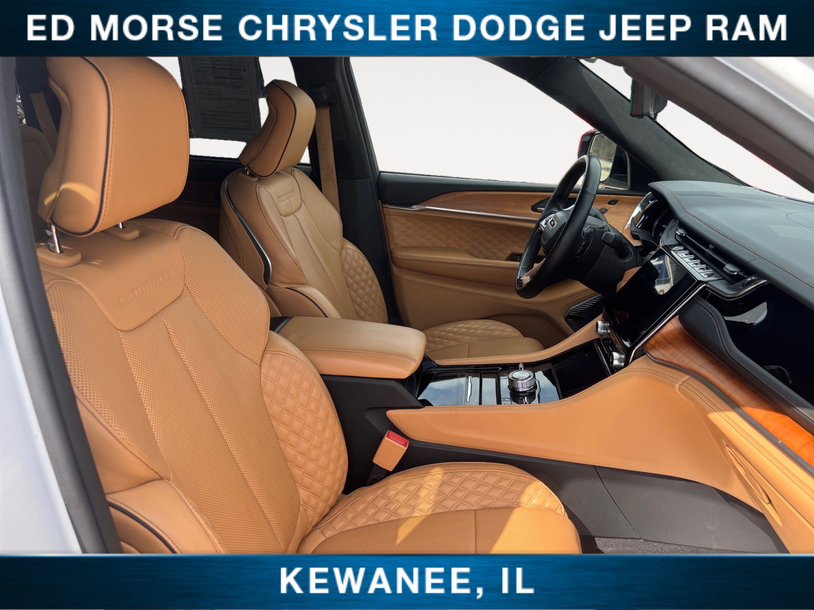 Used 2022 Jeep Grand Cherokee Summit AWD/4WD image 15