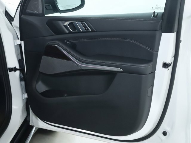 Used 2026 BMW X5 xDrive40i w/ Climate Comfort Package image 34