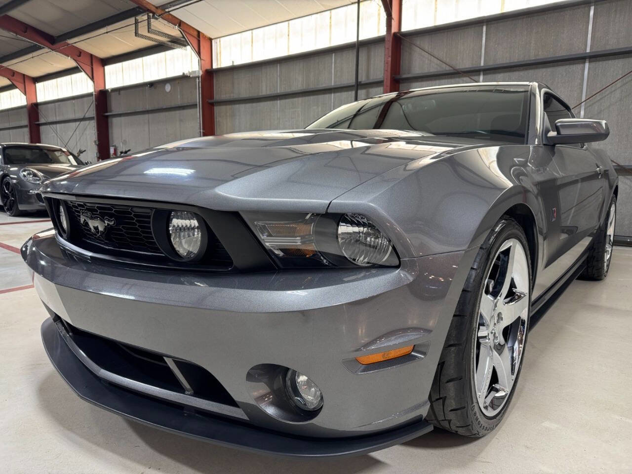 Used 2010 Ford Mustang GT Premium image 35