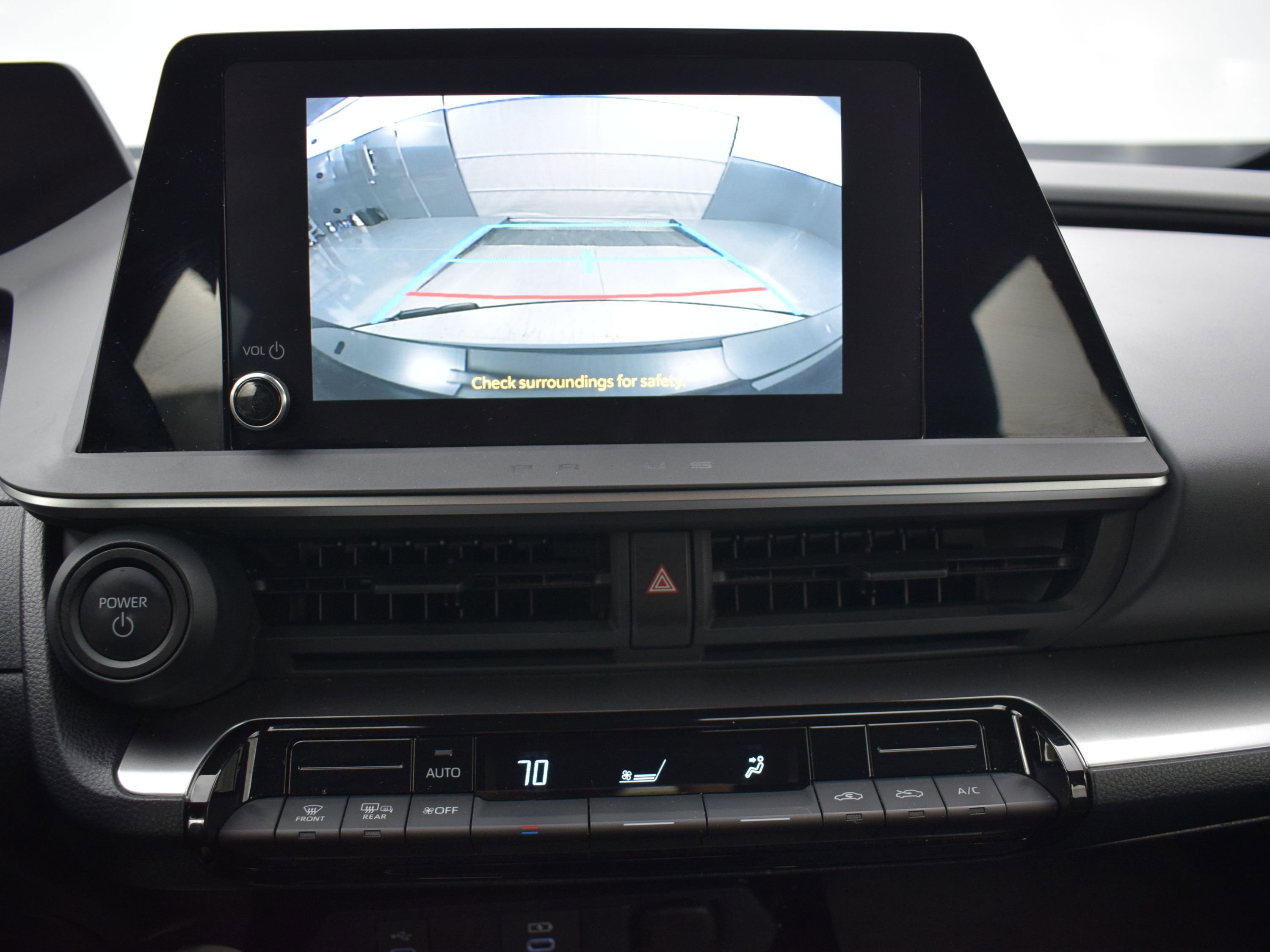 Used 2025 Toyota Prius LE image 15