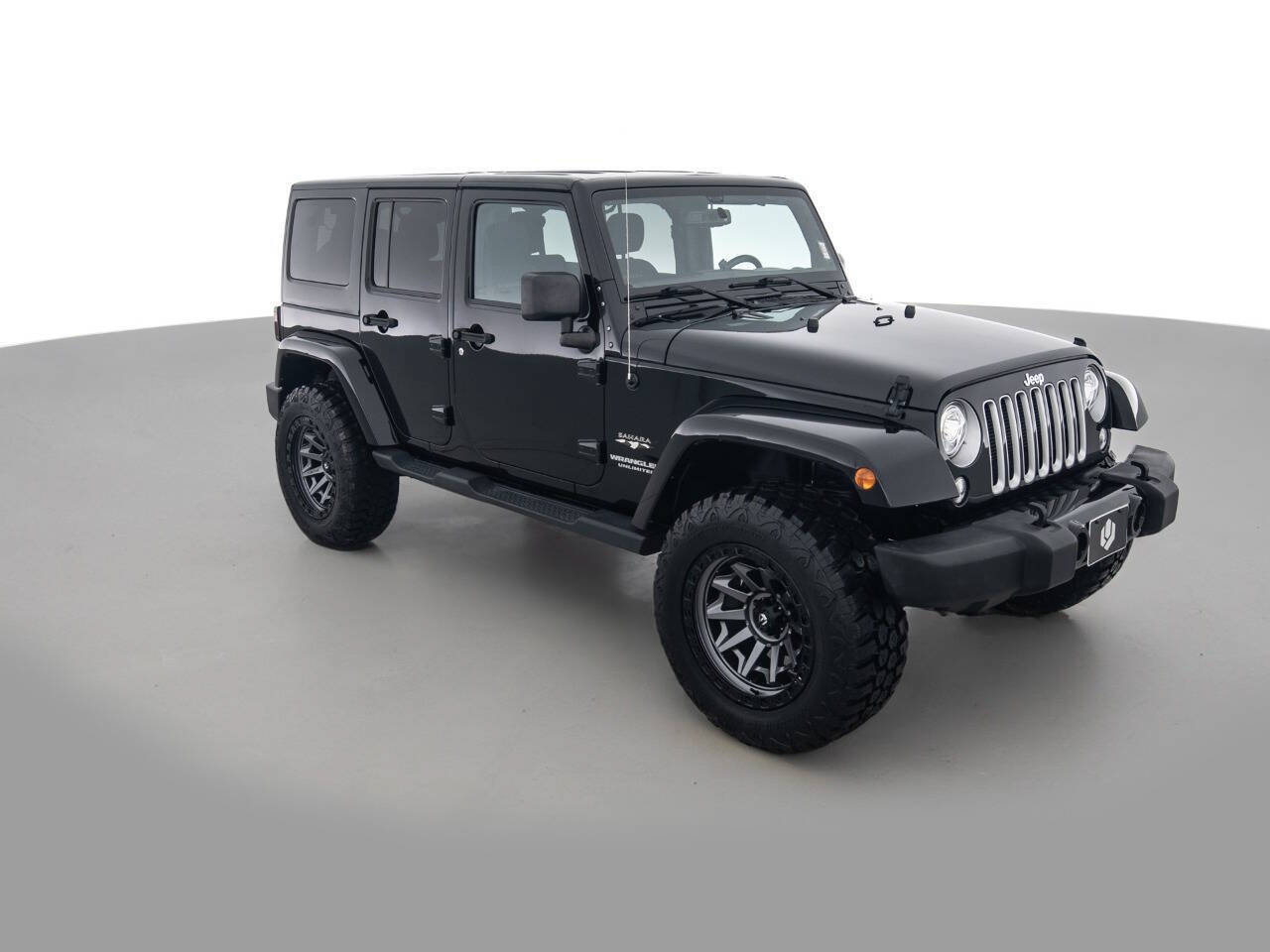 Used 2017 Jeep Wrangler Unlimited Sahara w/ Connectivity Group AWD/4WD image 3