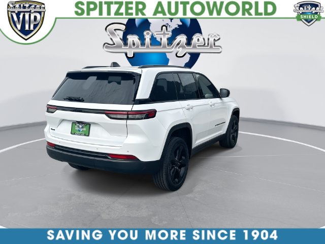 Used 2023 Jeep Grand Cherokee Altitude AWD/4WD image 10