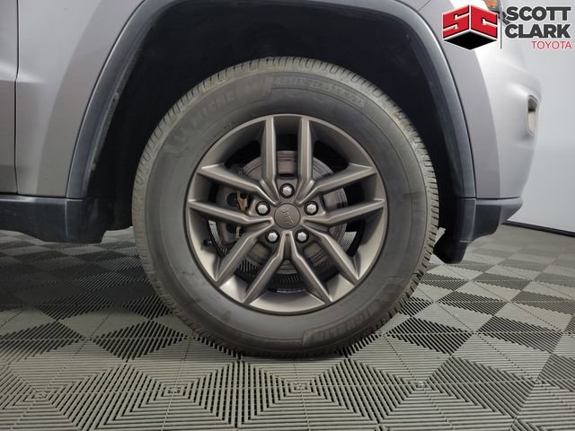 Used 2016 Jeep Grand Cherokee Laredo 75th Anniversary AWD/4WD image 11