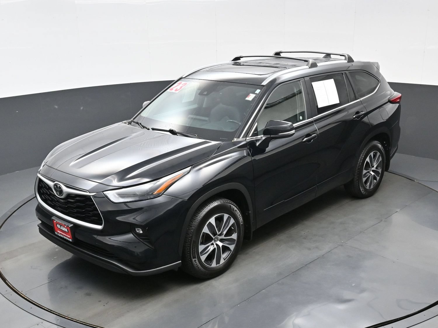 Used 2023 Toyota Highlander XLE AWD/4WD image 38