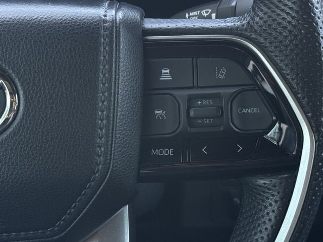 Used 2024 Toyota Tundra Platinum AWD/4WD image 14