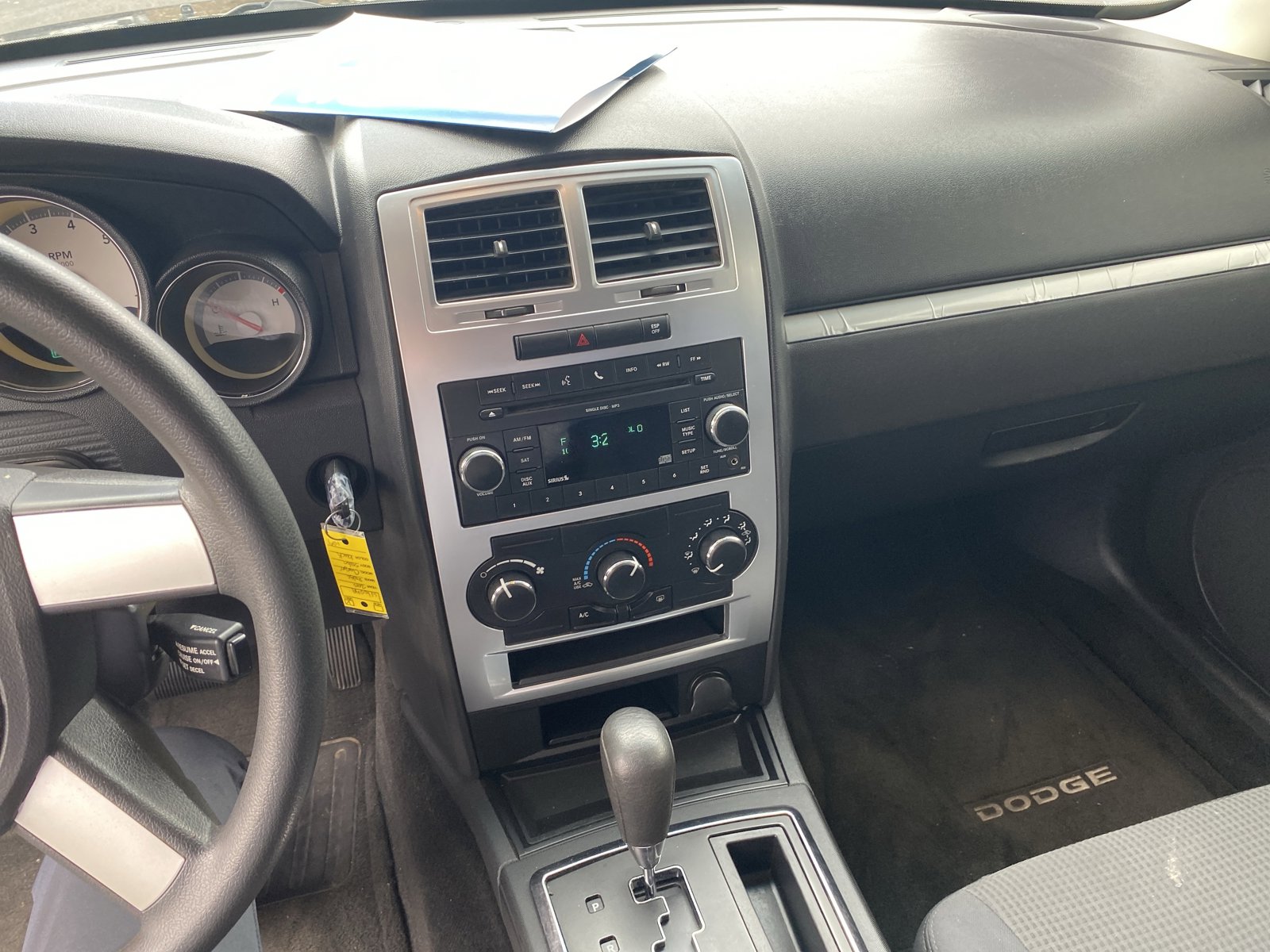 Used 2010 Dodge Charger SXT image 17