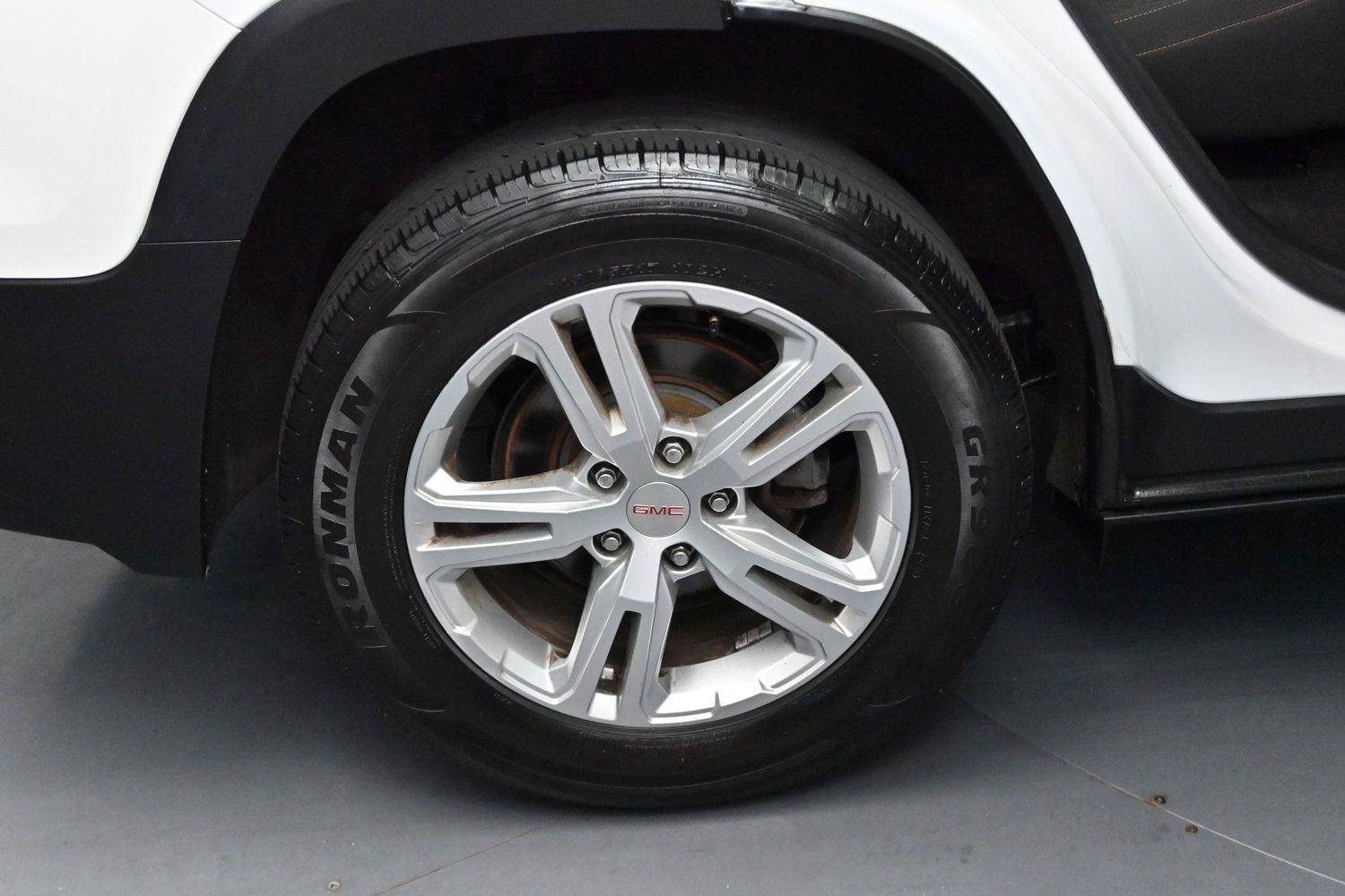 Used 2020 GMC Terrain SLE w/ Driver Convenience Package AWD/4WD image 32