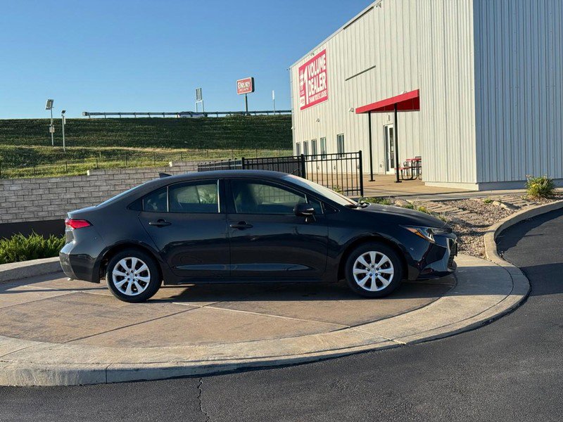 Certified 2025 Toyota Corolla LE image 2