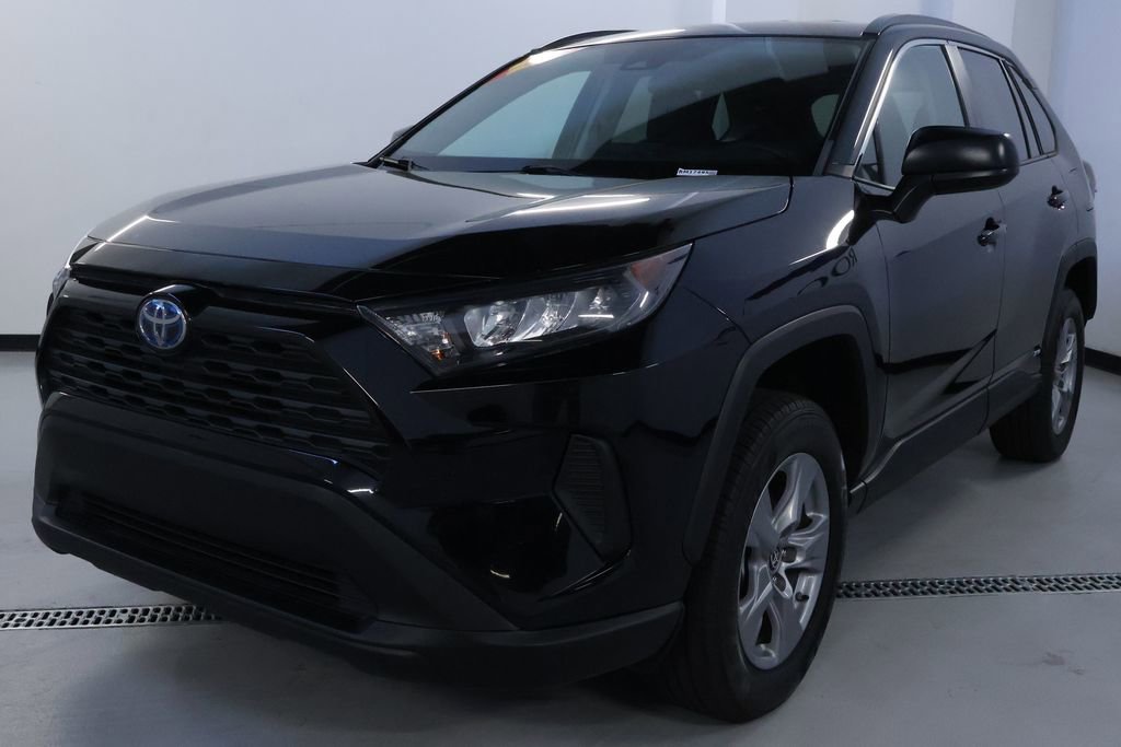 Used 2022 Toyota RAV4 LE AWD/4WD image 3
