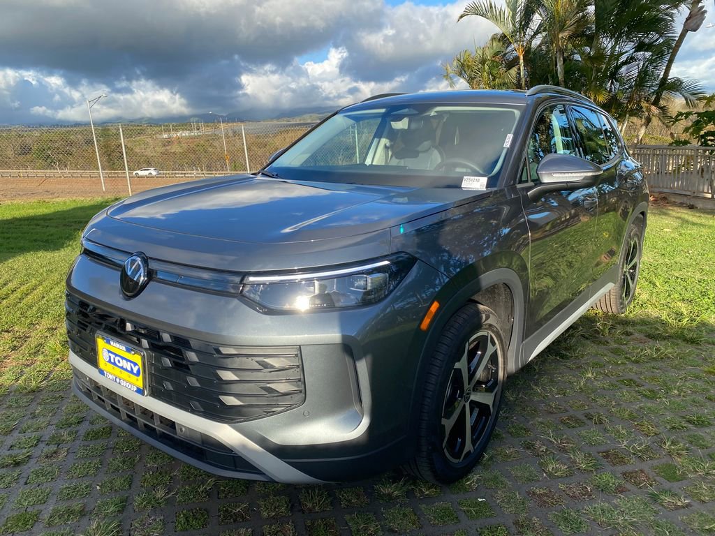 New 2025 Volkswagen Tiguan SE image 21