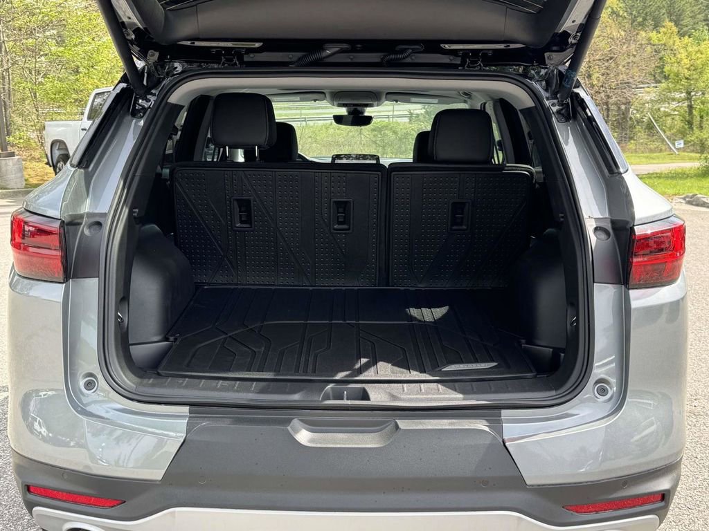 New 2026 Chevrolet Blazer LT w/ Sound & Technology Package FWD image 15