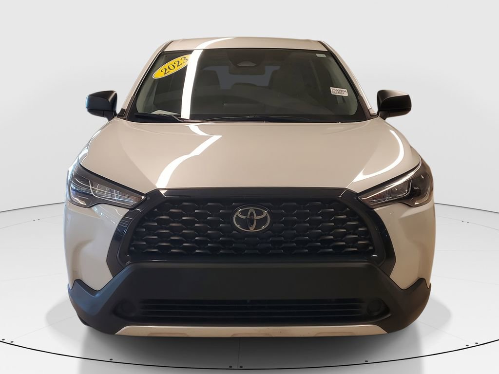Used 2023 Toyota Corolla Cross L image 2