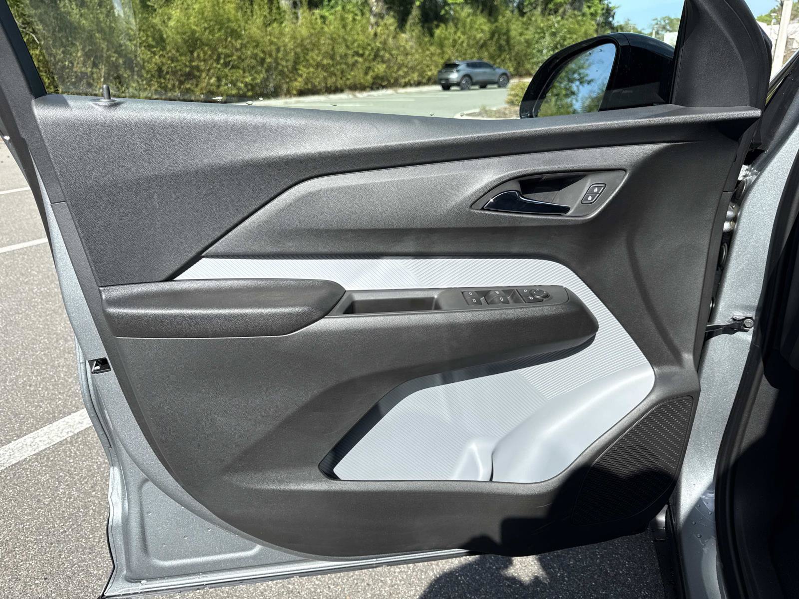 New 2027 Chevrolet Bolt LT w/ Comfort Package FWD image 17