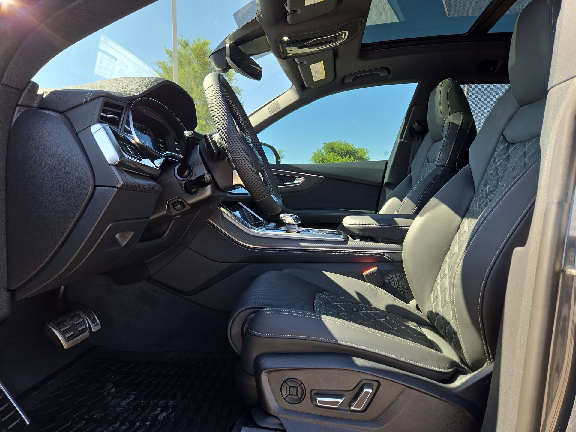 New 2026 Audi SQ8 Premium Plus AWD/4WD image 16
