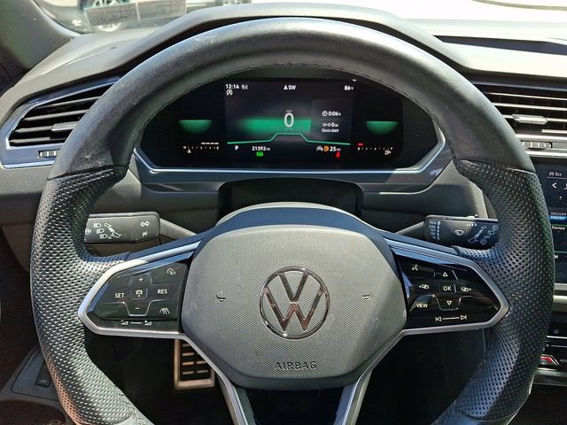 Used 2022 Volkswagen Tiguan SE R-Line AWD/4WD image 18