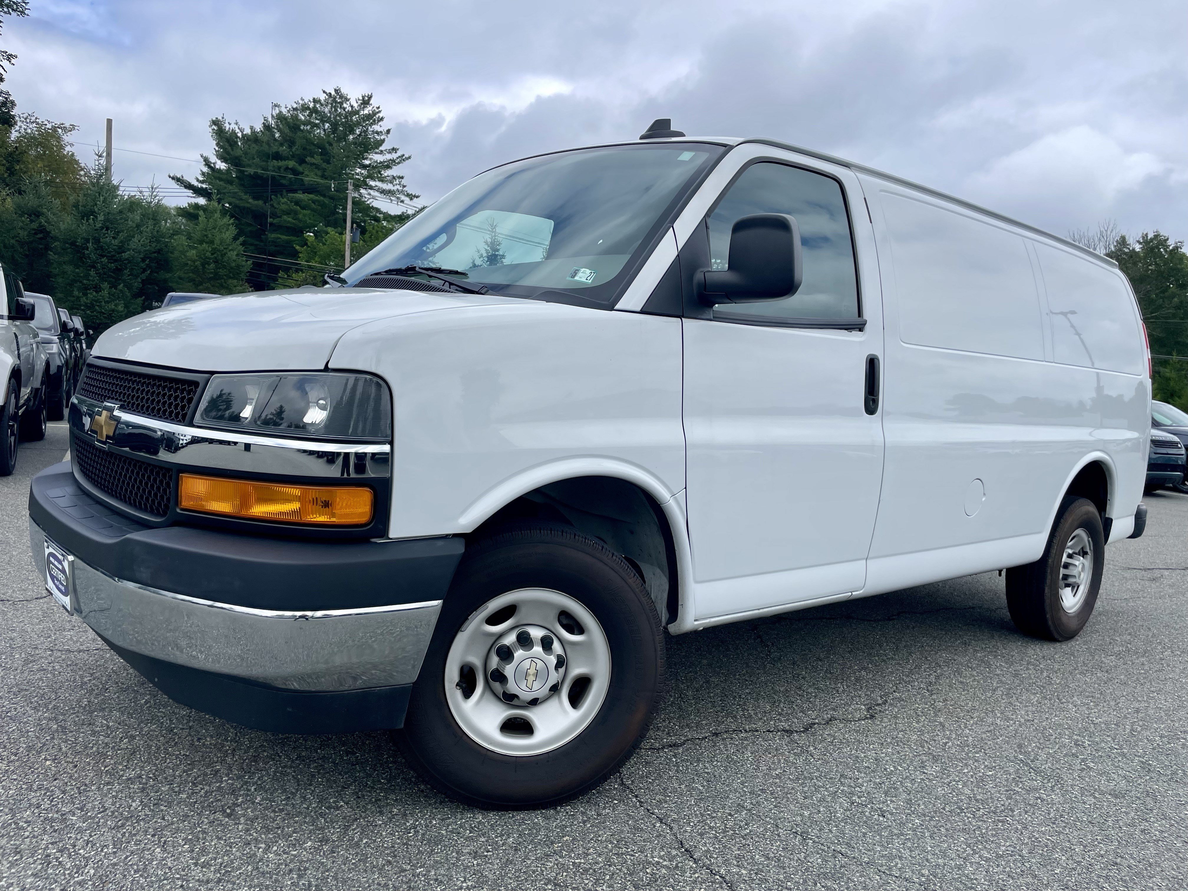 Used 2024 Chevrolet Express 2500 w/ Driver Convenience Package RWD image 31