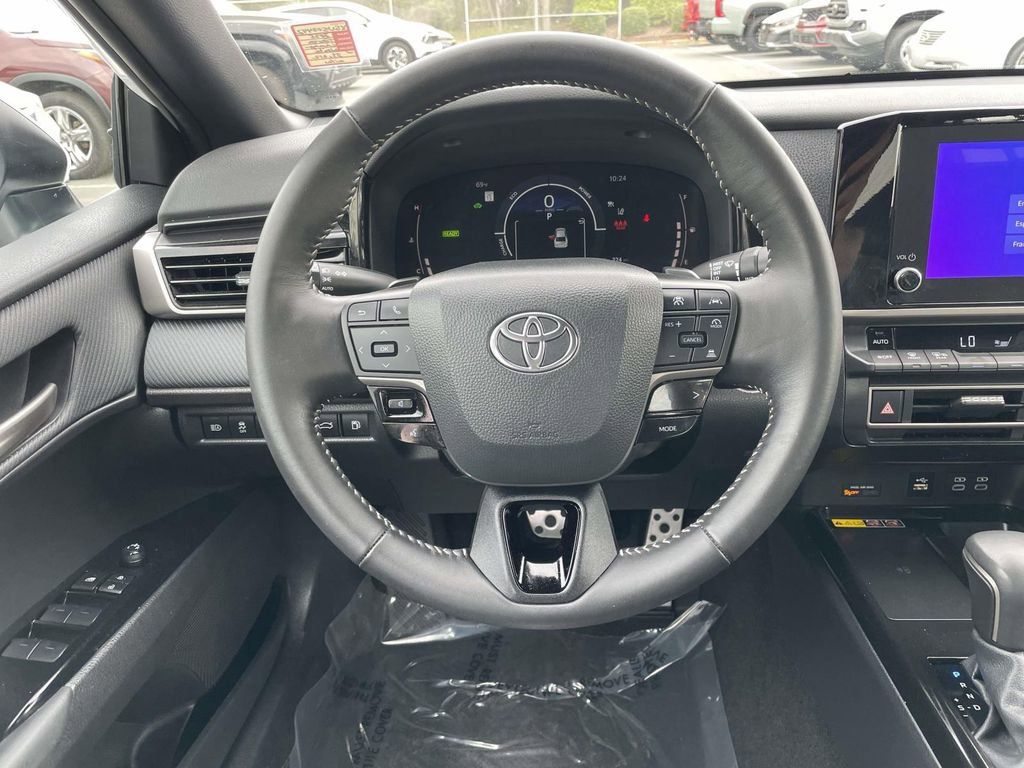 Used 2025 Toyota Camry SE w/ Convenience Package image 26
