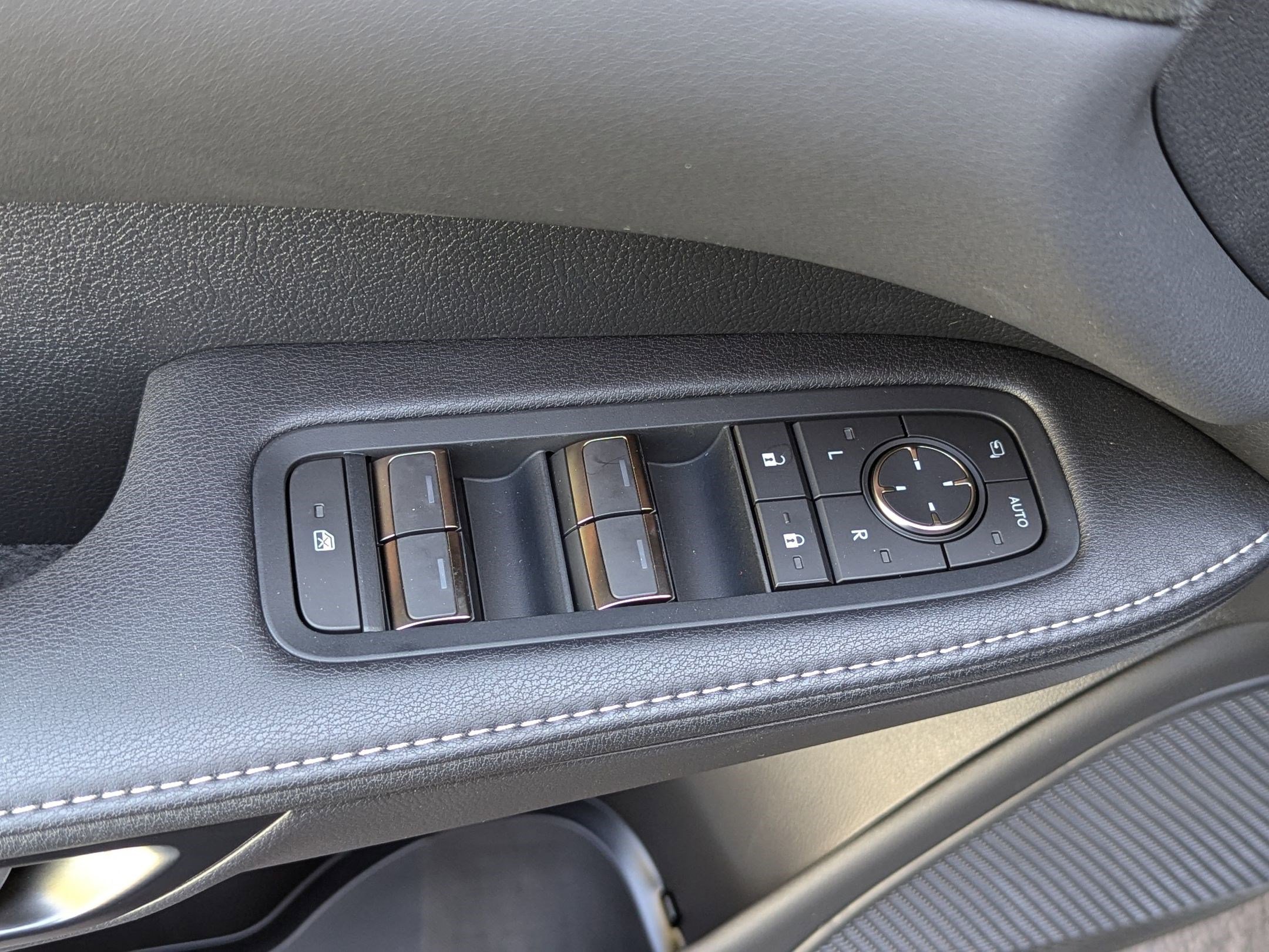 New 2025 Lexus RX 350 AWD image 23