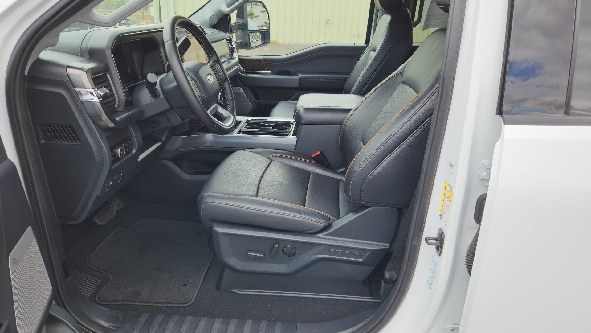 Certified 2025 Ford F250 Lariat AWD/4WD image 23