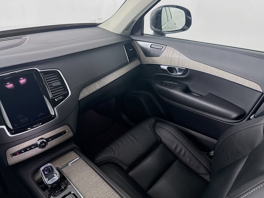 Used 2023 Volvo XC90 B6 Ultimate AWD/4WD image 25