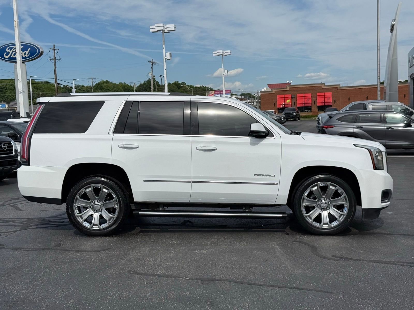 Used 2017 GMC Yukon Denali w/ Open Road Package RWD image 3