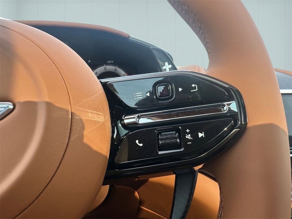 New 2026 Aston Martin DBX 707 image 20