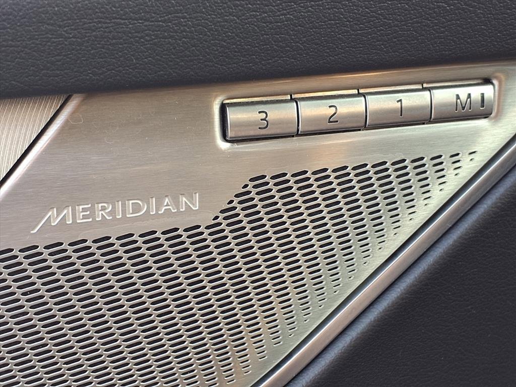 Used 2025 Jaguar F-PACE R-Dynamic S image 20