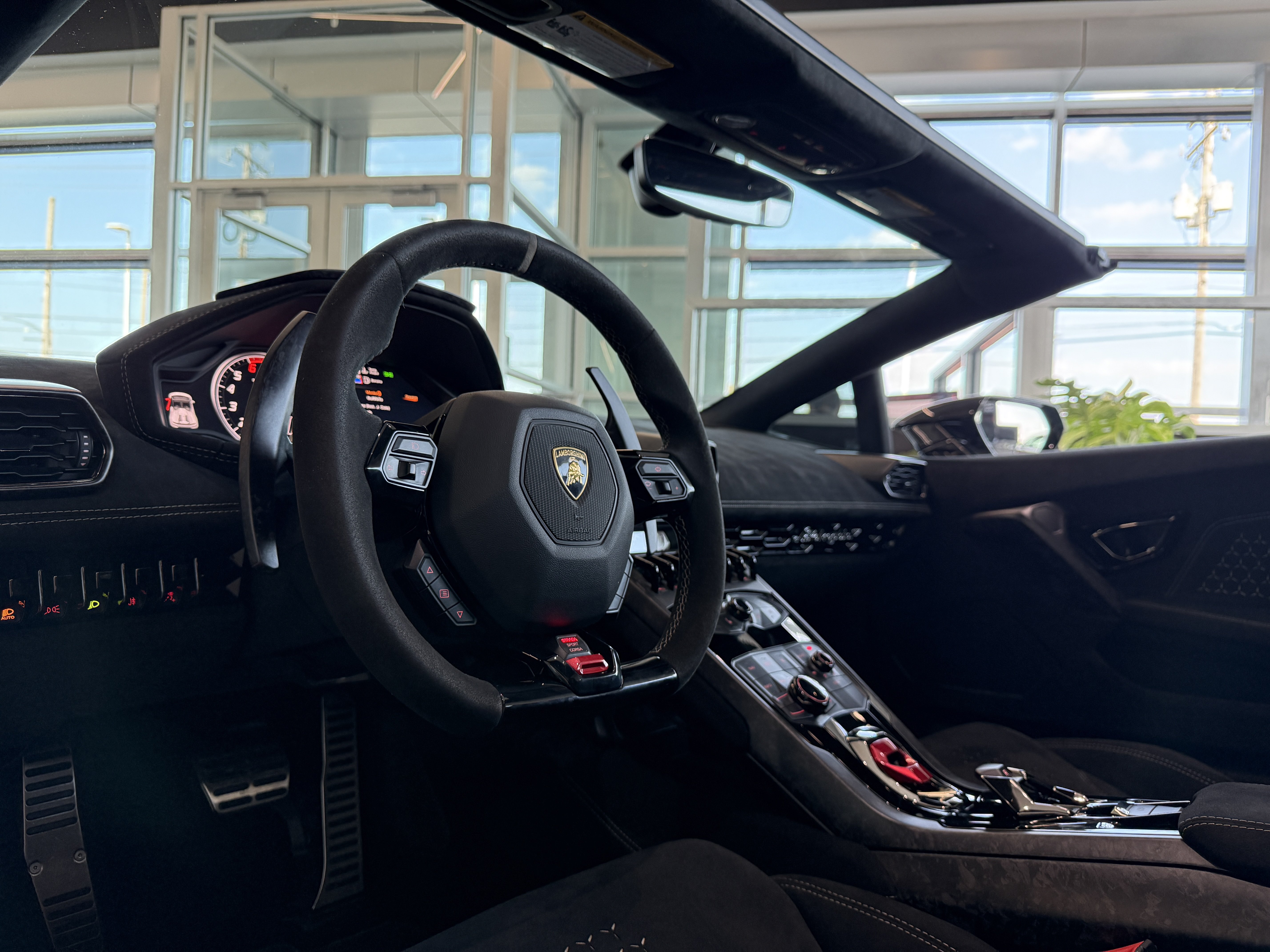 Used 2019 Lamborghini Huracan Performante AWD/4WD image 17