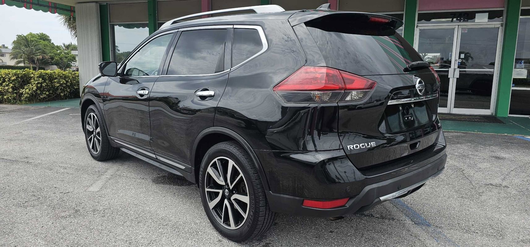 Used 2020 Nissan Rogue SL FWD image 3