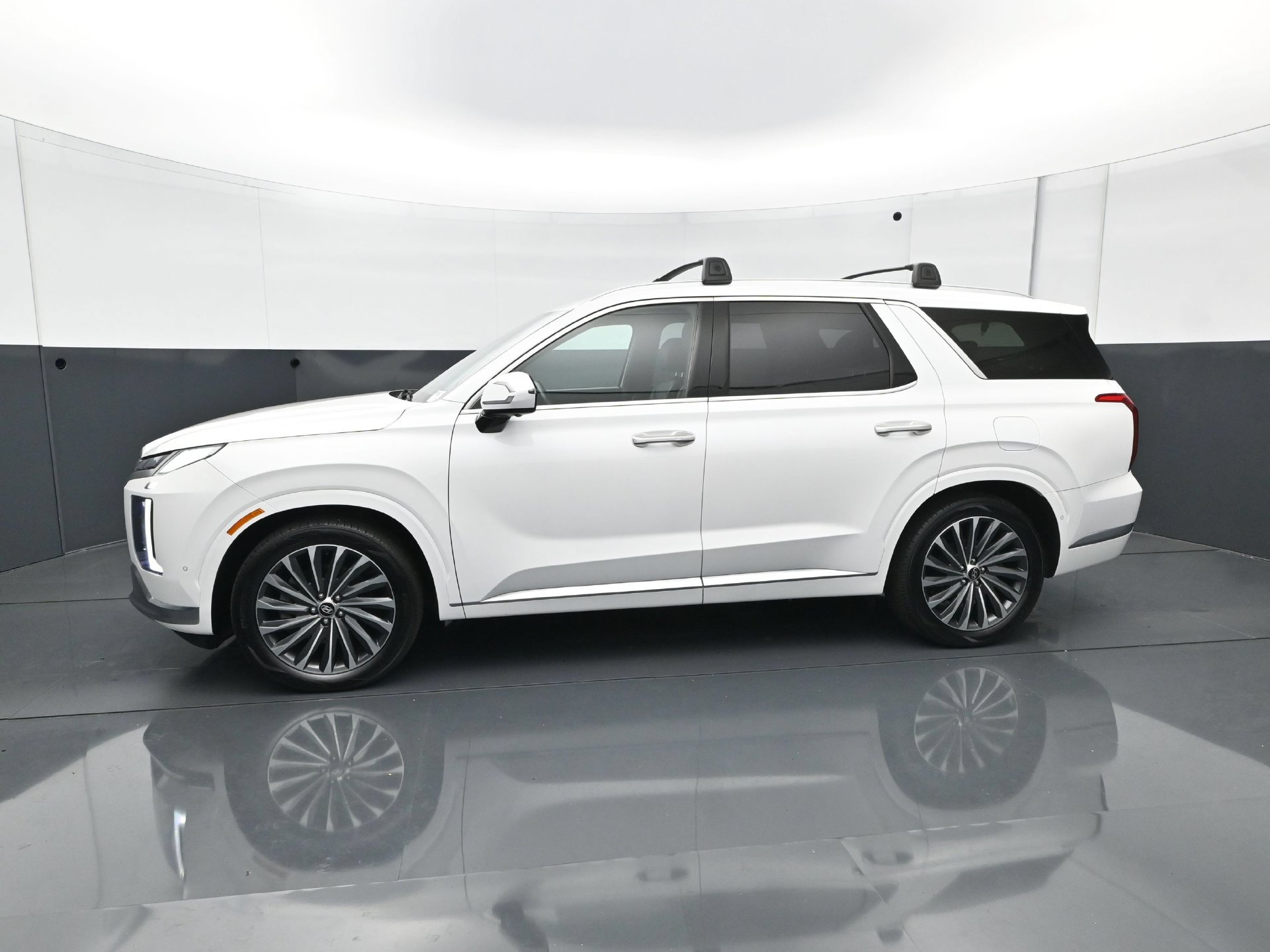 Used 2023 Hyundai Palisade Calligraphy AWD/4WD image 2