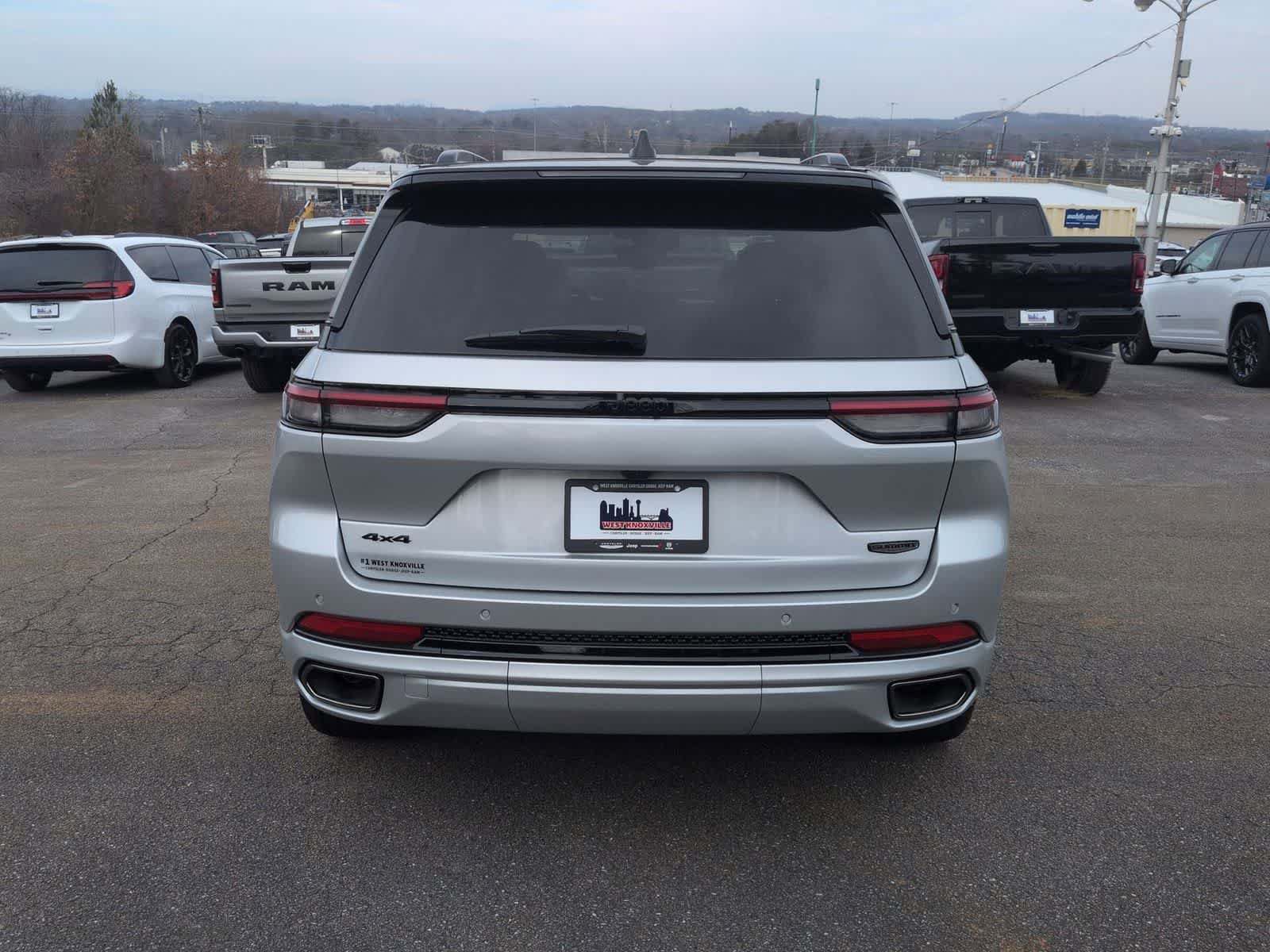 New 2025 Jeep Grand Cherokee Summit w/ Obsidian Package AWD/4WD image 7