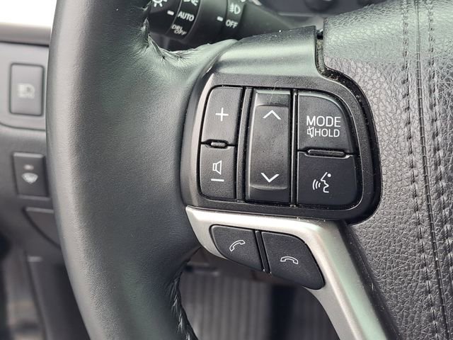 Used 2019 Toyota Highlander XLE AWD/4WD image 10