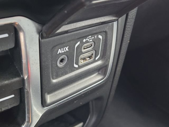 Certified 2025 Jeep Gladiator Sport AWD/4WD image 19