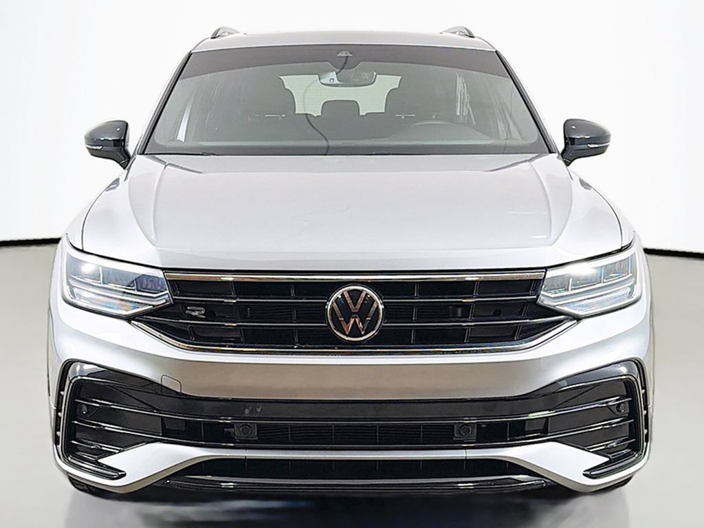 Used 2023 Volkswagen Tiguan SE R-Line FWD image 14