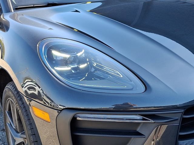 Used 2026 Porsche Macan AWD/4WD image 11