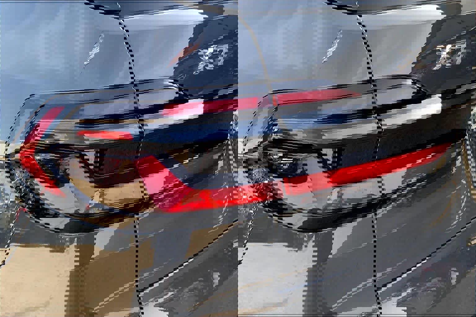 Used 2024 BMW X7 xDrive40i w/ M Sport Package image 28