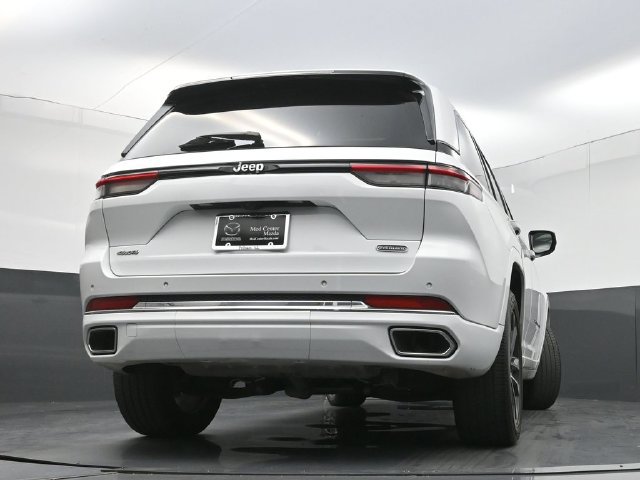 Used 2024 Jeep Grand Cherokee Overland w/ Trailer Tow Package AWD/4WD image 30