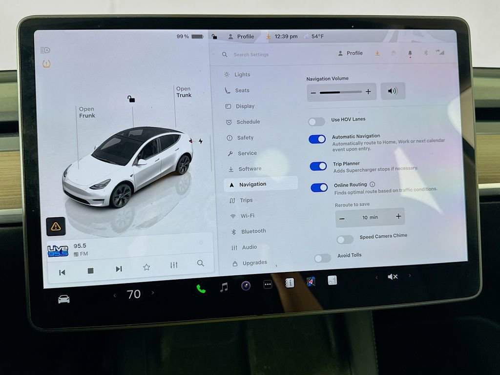 Used 2025 Tesla Model Y Long Range AWD/4WD image 49