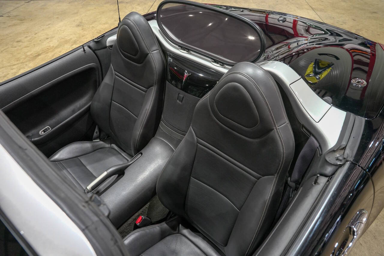 Used 2006 Pontiac Solstice Convertible w/ Premium Package RWD image 19