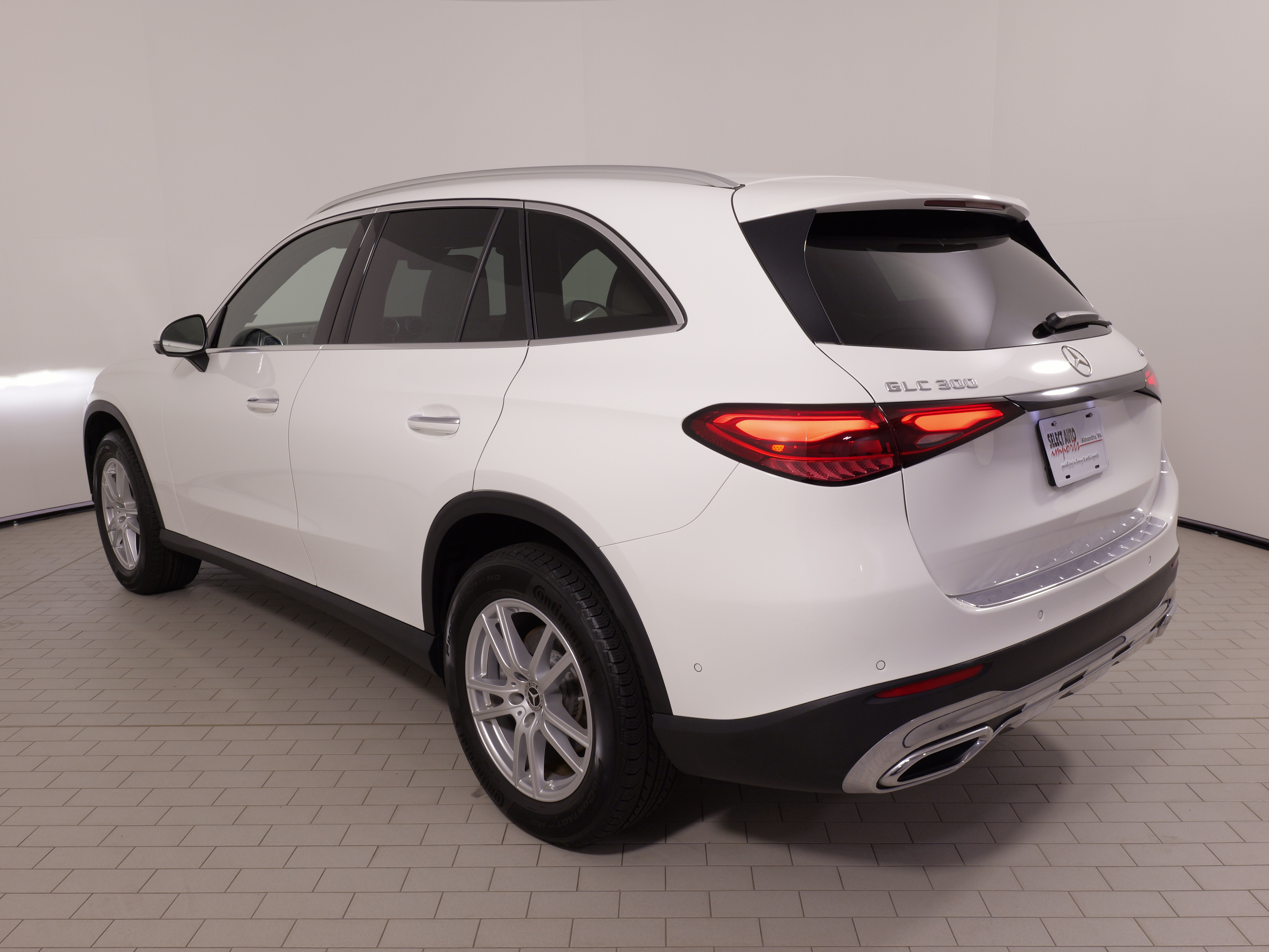 Used 2023 Mercedes-Benz GLC 300 4MATIC image 17