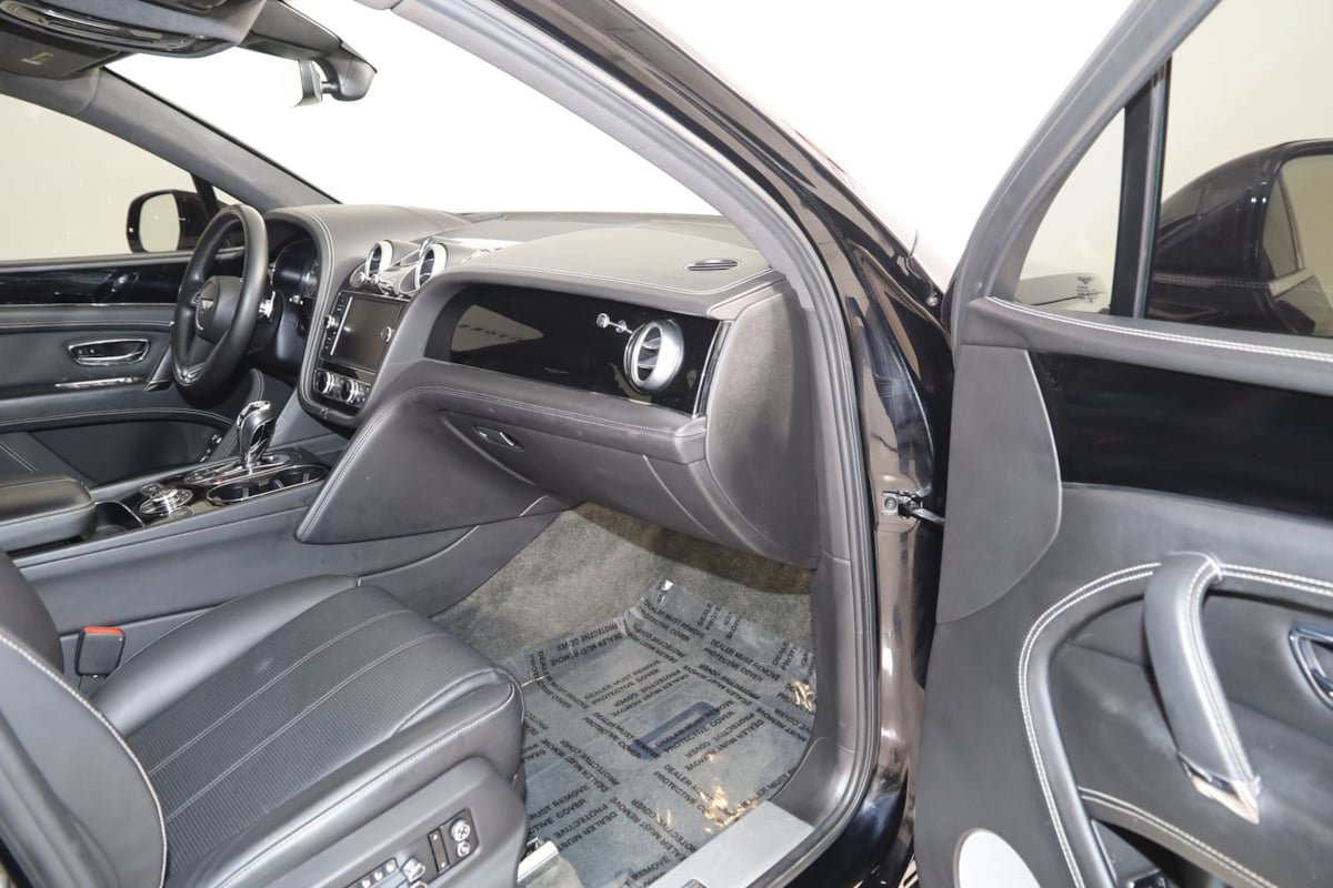 Used 2018 Bentley Bentayga AWD/4WD image 58