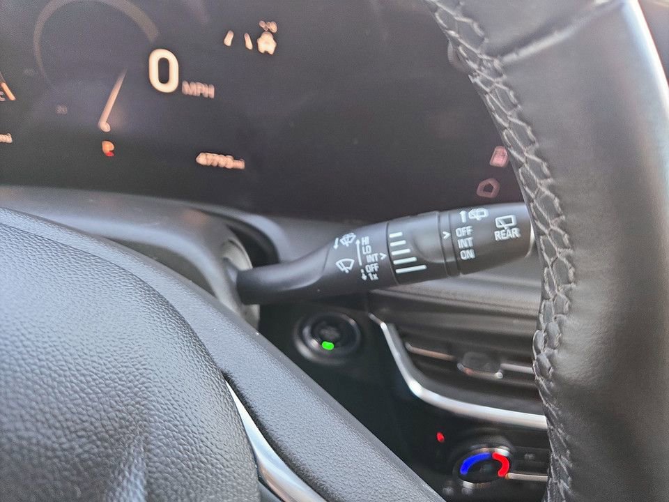 Used 2024 Buick Encore GX Sport Touring image 17