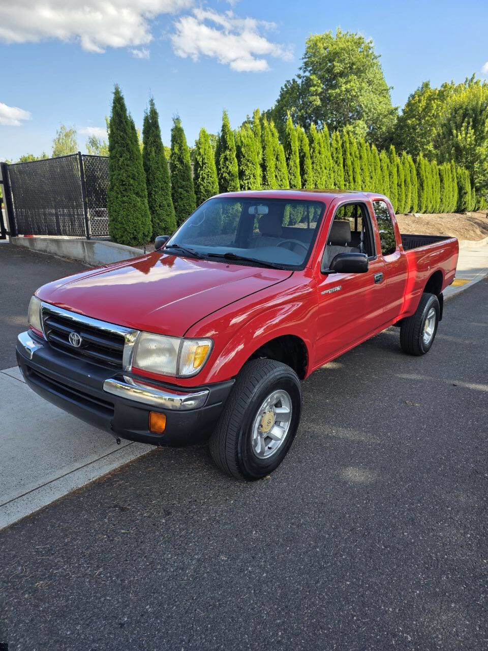 Used 1999 Toyota Tacoma SR5 image 1