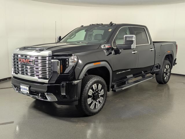 Used 2025 GMC Sierra 2500 Denali w/ Technology Package AWD/4WD image 4