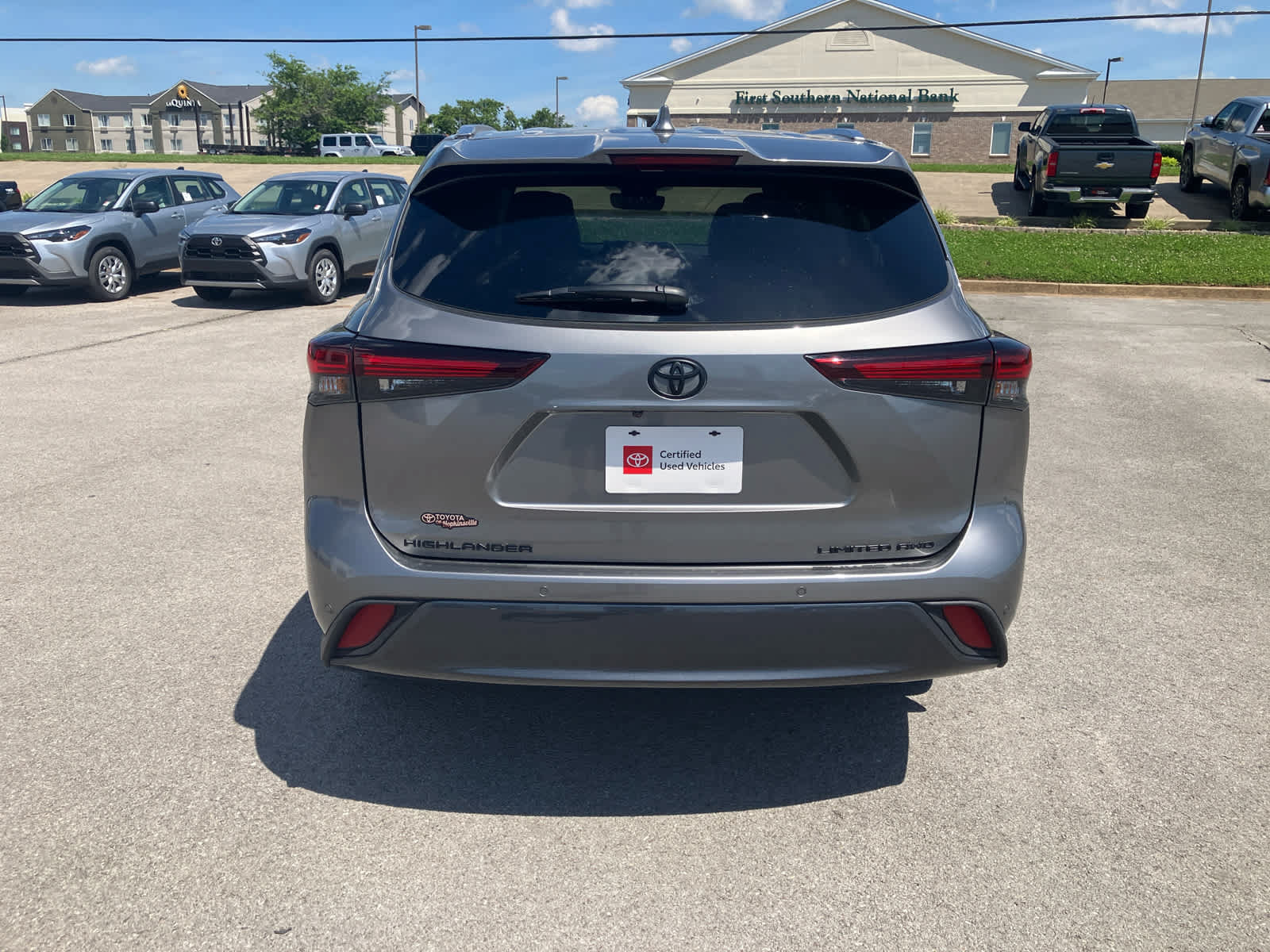 Certified 2025 Toyota Highlander Limited AWD/4WD image 7