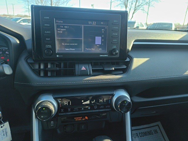 Used 2022 Toyota RAV4 LE image 21