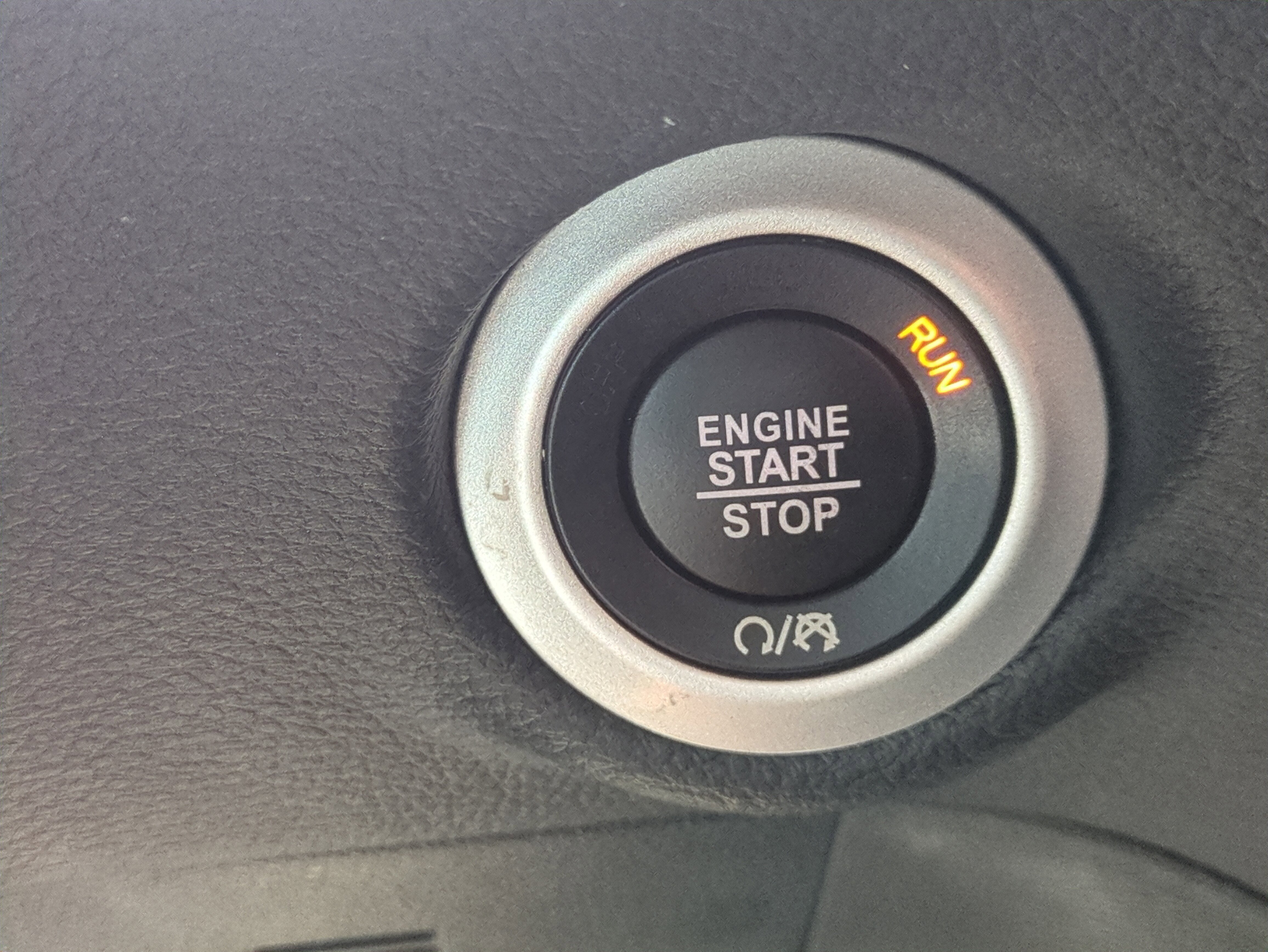 Certified 2023 Chrysler Pacifica Limited w/ Uconnect Theater Family Group image 30